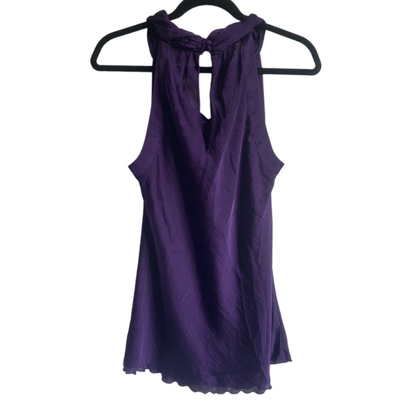 Sleeveless Blouse - Picture 2 of 2